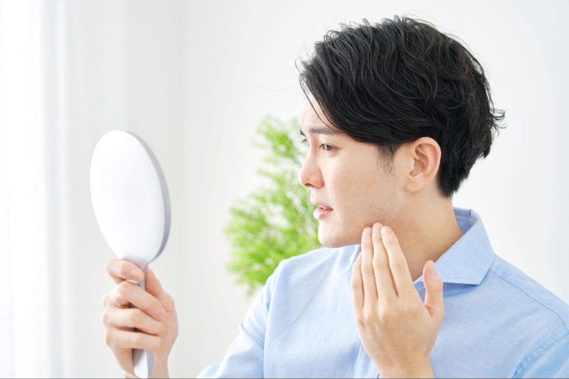 ヒアルロン酸注射でボコボコに!?原因や対処法、馴染むまでの期間についても解説